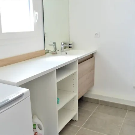 Neuf Avec Clim A 2 Pas De La Plage - 4 Couchages, Garage Inclus - Fr-1-226b-85 شقة *